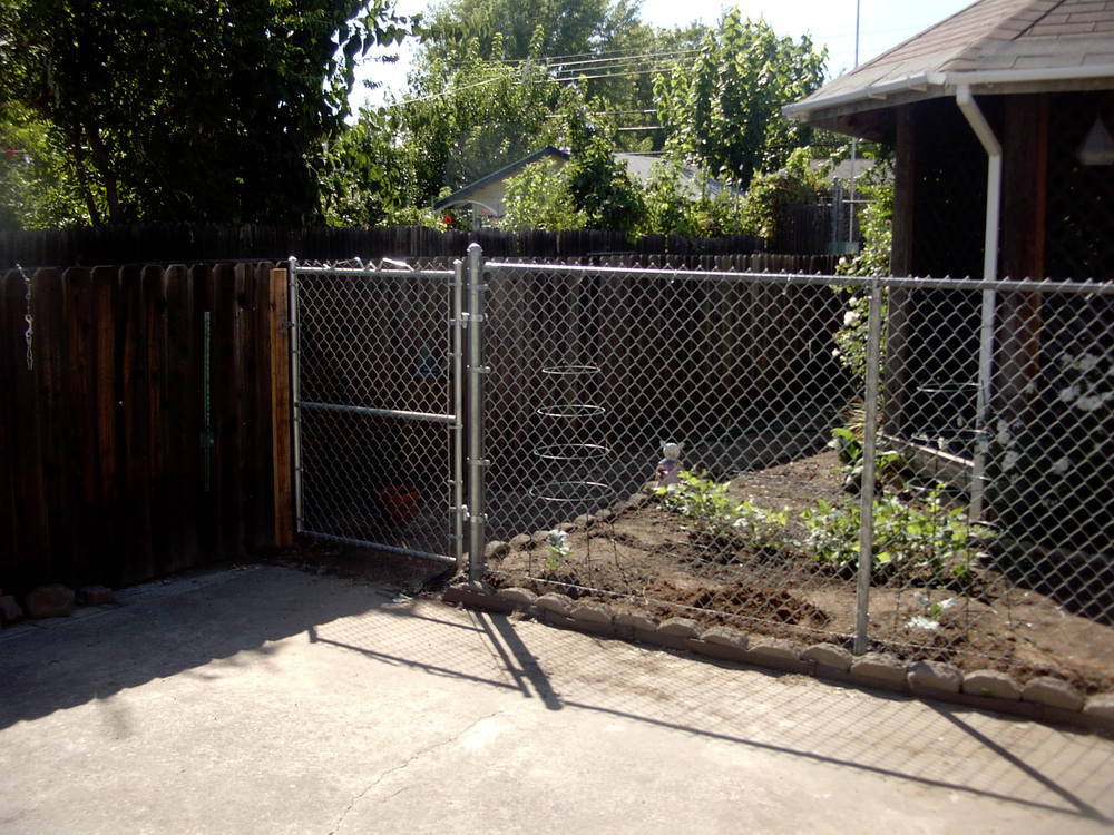 Top Rail Fence Company 9164554156 Elk Grove, CA